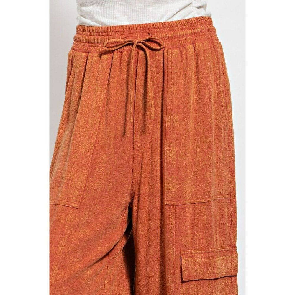 Easel It's All Good Mineral Washed Cargo Wide Leg Pants in Brick EB41457 - Picture 4 of 5